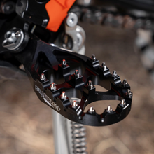 Cargar imagen en el visor de la galería, BULLET PROOF DESIGNS KTM/HUSQVARNA/FOOTPEGS 2023-2026