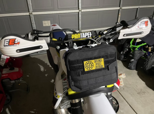 PUBLIC LAND PLATO FORNTAL BOLSA